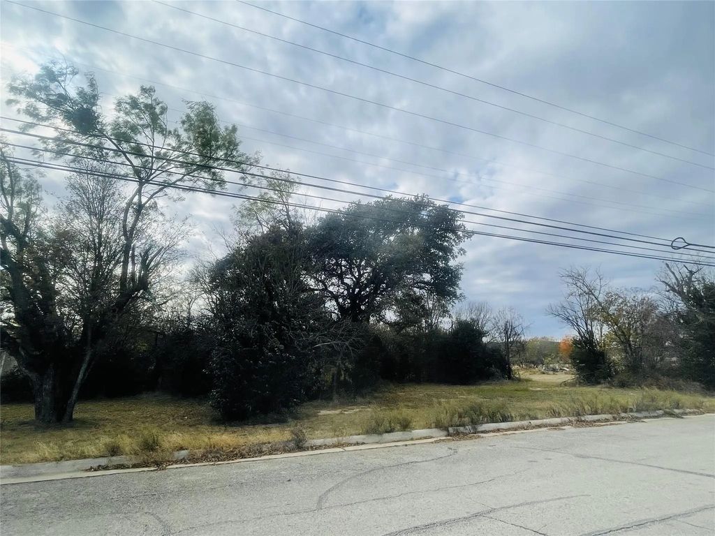 Tbd Elm Street, Brownwood
