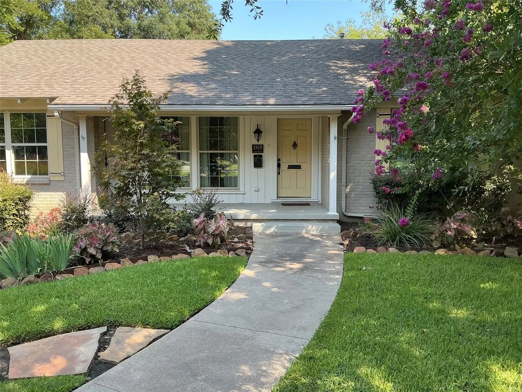 1818 Maplewood Avenue, Corsicana