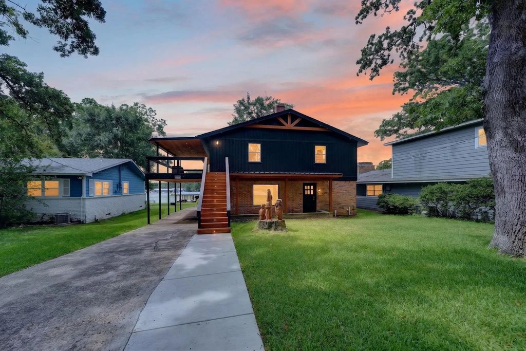 10115 Comanche, Quinlan