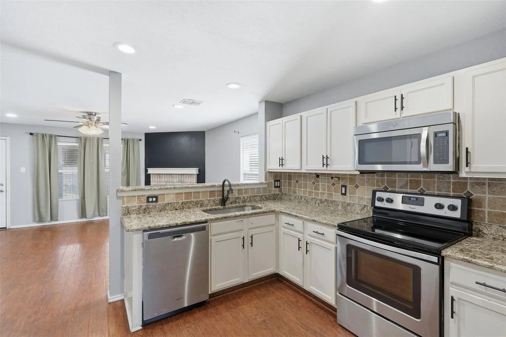 972 Mosaic Drive, Fort Worth