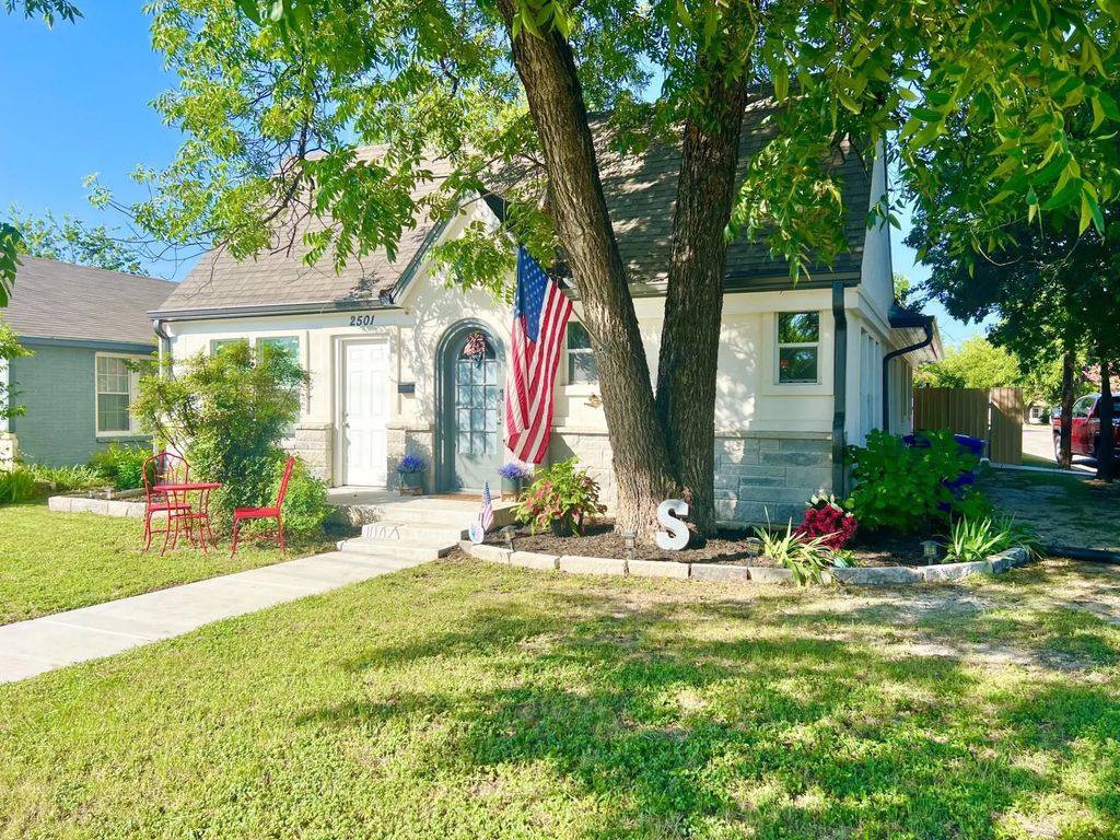 2501 Austin Avenue, Brownwood