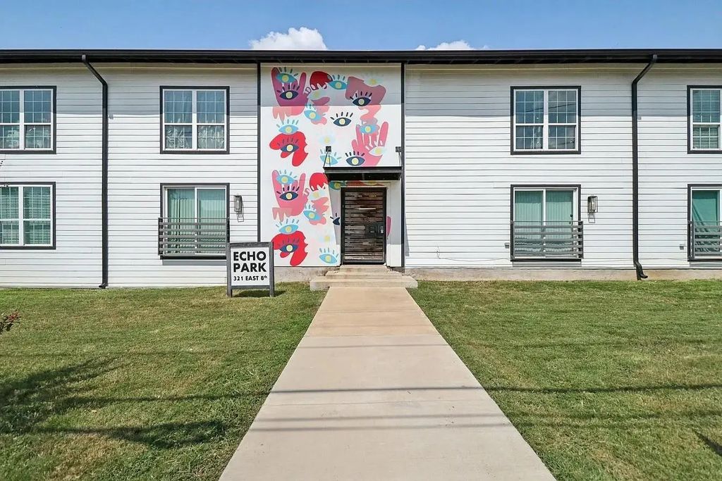 321 E 8th Street 107, Dallas