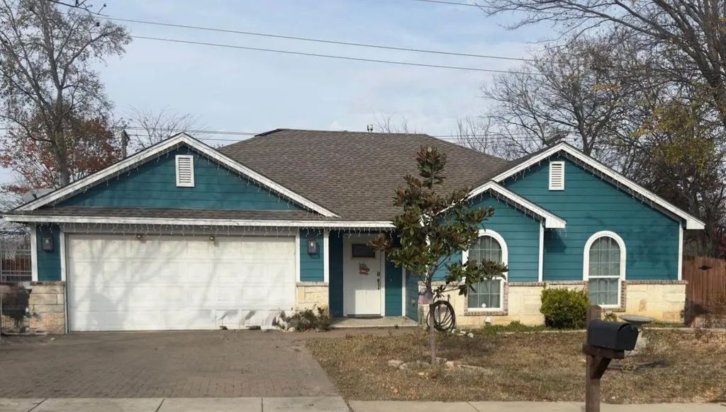1317 Inwood Drive, Arlington