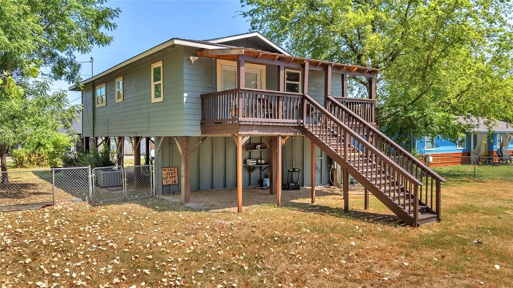 242 Autumn Wood Trail, Gun Barrel City