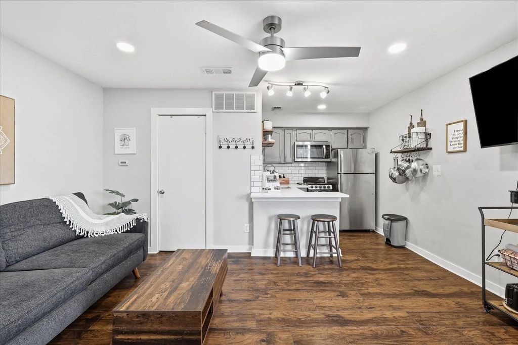 3121 Sondra Drive 304, Fort Worth