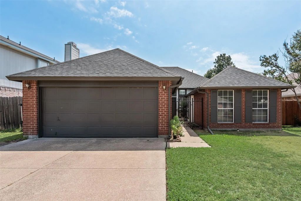 5209 Manhassett Drive, Arlington