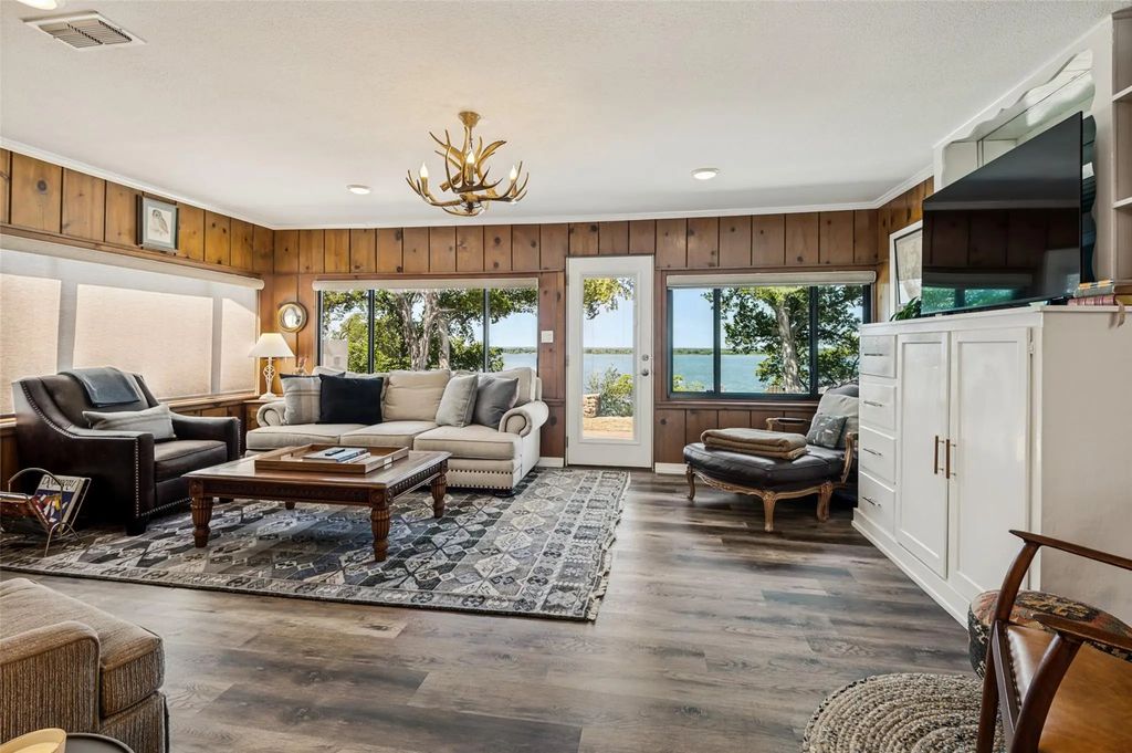 111 Live Oak Drive, Whitney