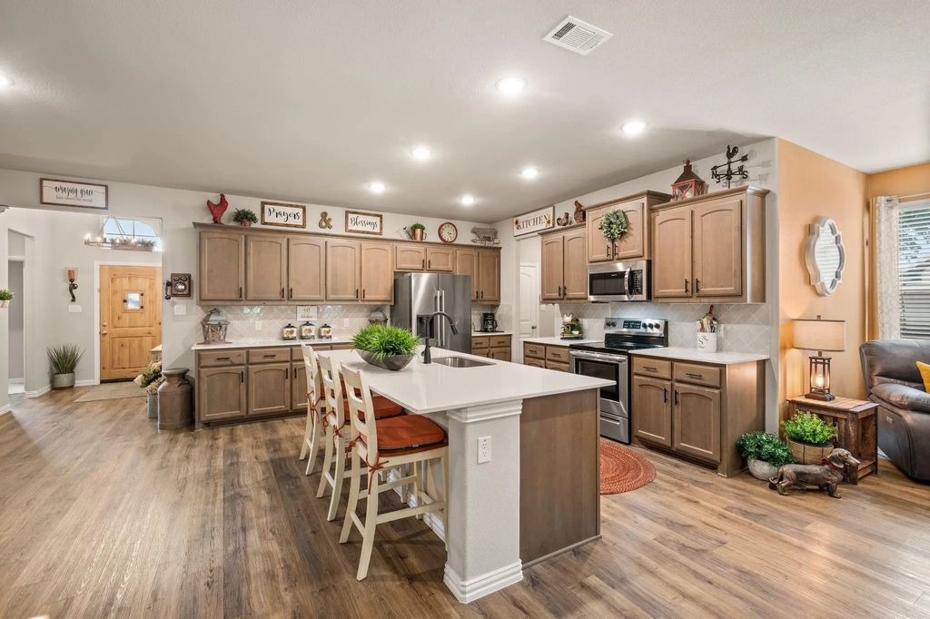 792 Feather Edge Drive, Springtown