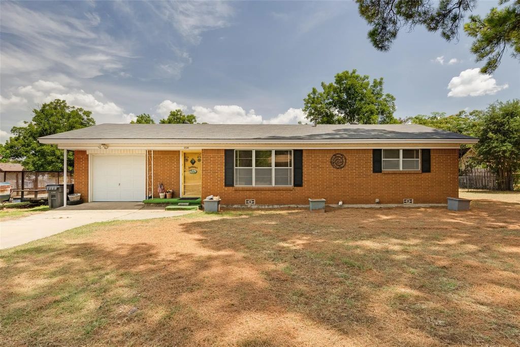 1012 Rosebud Drive, Azle