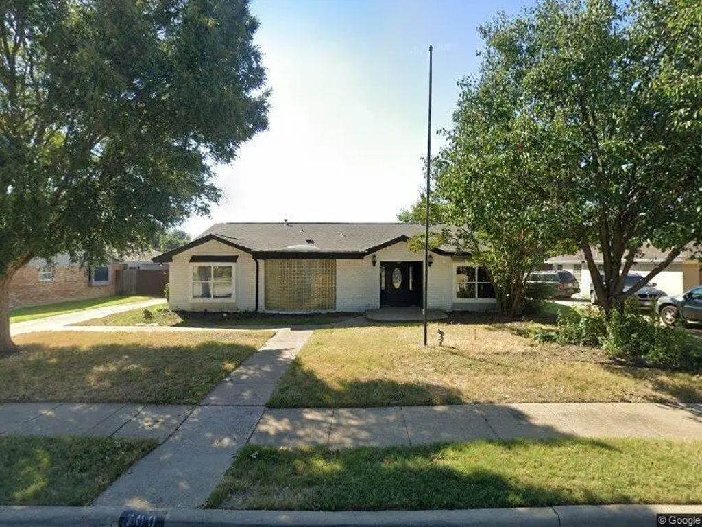 700 Burnwood Drive, Irving