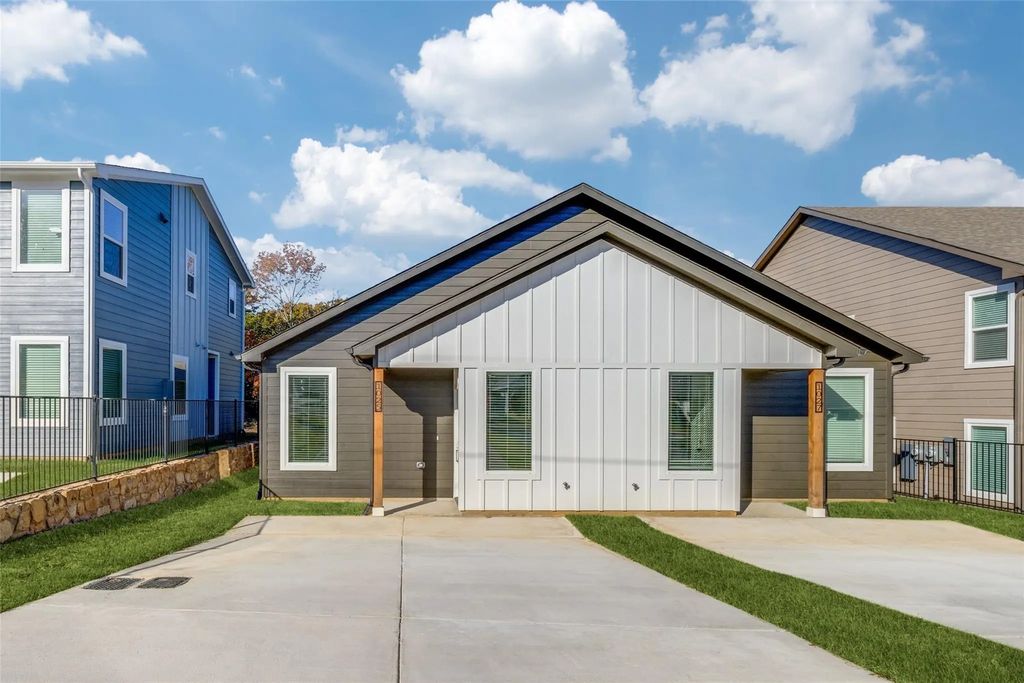 1025 Ray Drive, Denison