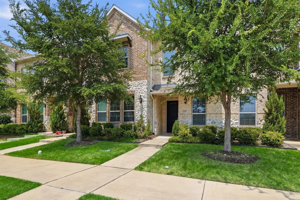 1587 Wittington Place, Farmers Branch