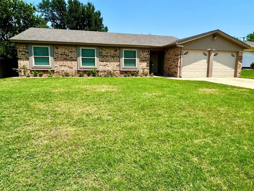 6933 Wicks Trail, Fort Worth