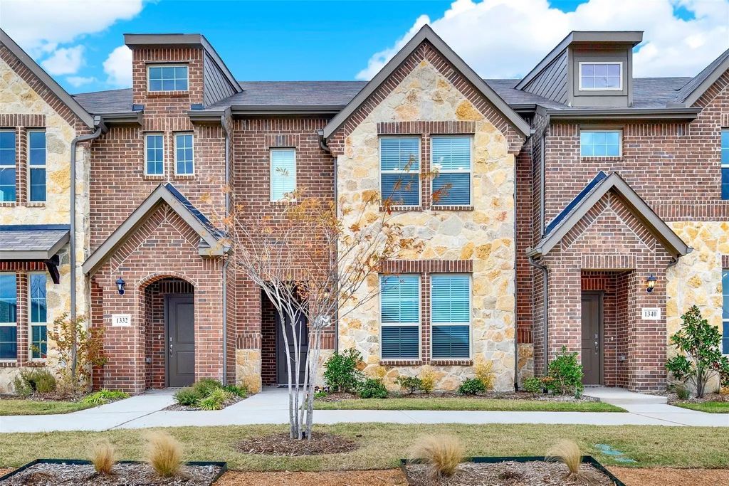 1328 Kimzey Street, Royse City