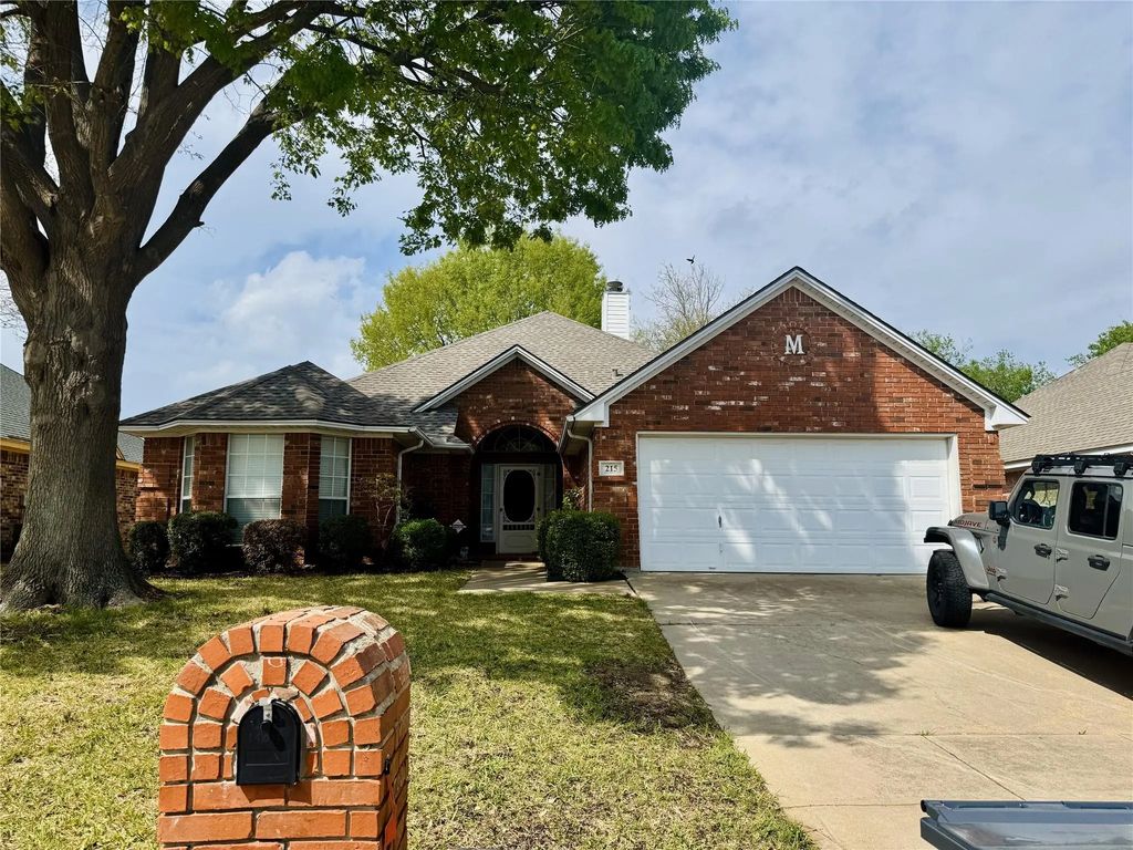 215 Springpark Drive, Arlington
