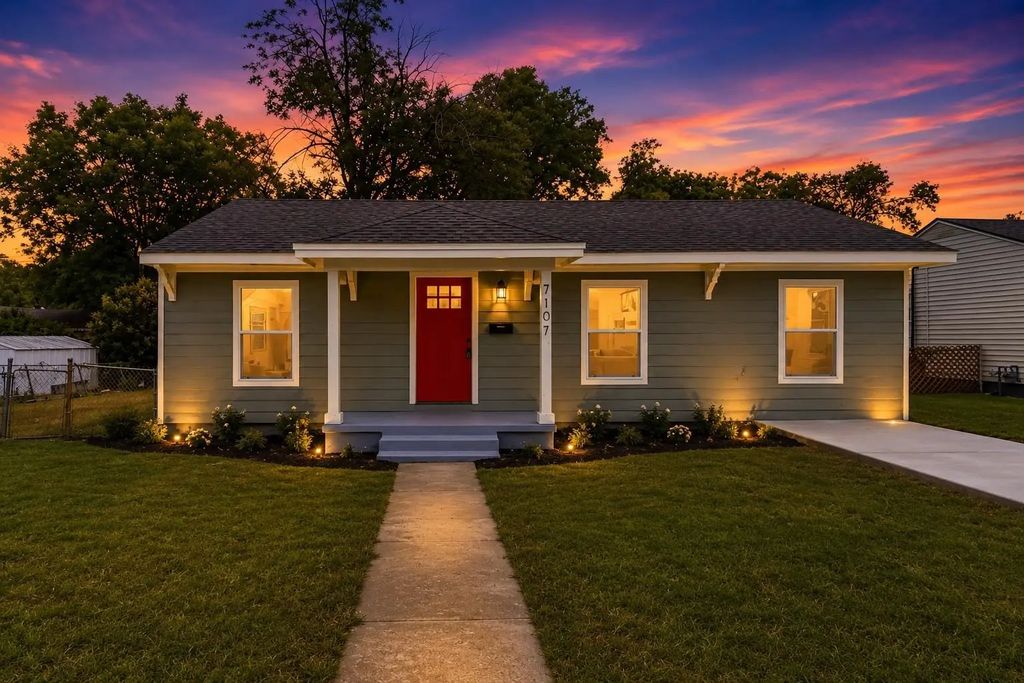 7107 Garza Avenue, Fort Worth