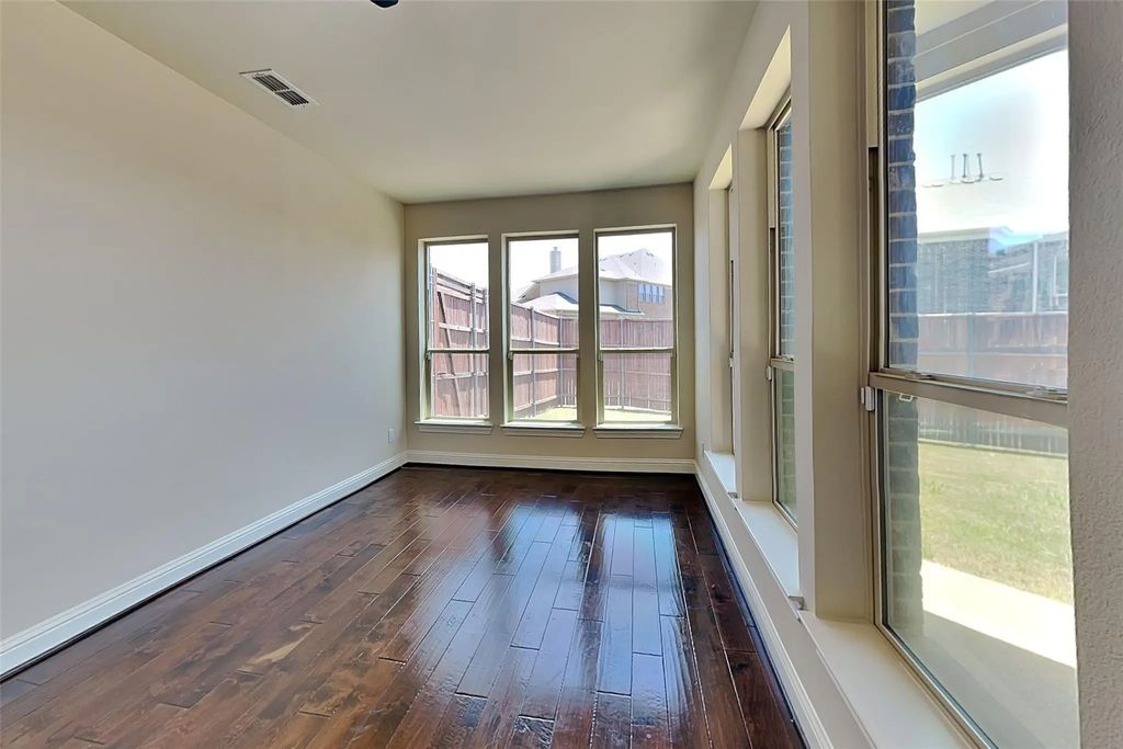 3006 Knightsbridge Lane, Garland