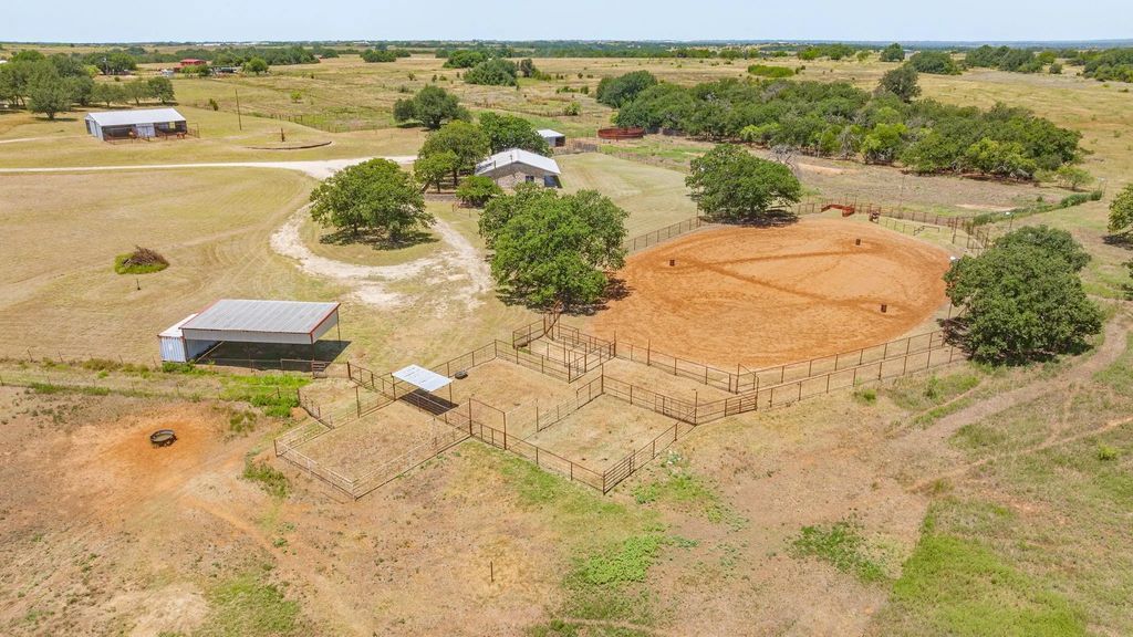 100 - A County Road 519, Stephenville