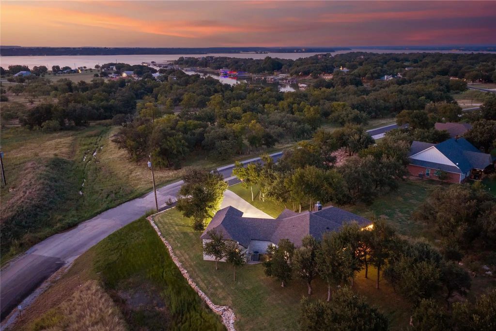 7274 Feather Bay Boulevard, Brownwood
