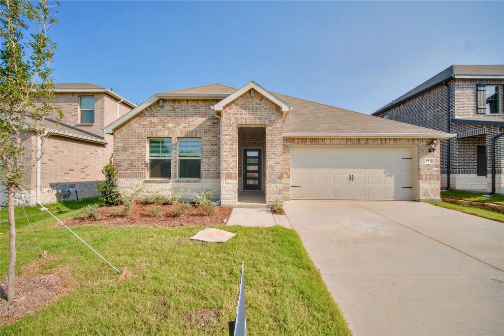 1932 Tradition Drive, Seagoville