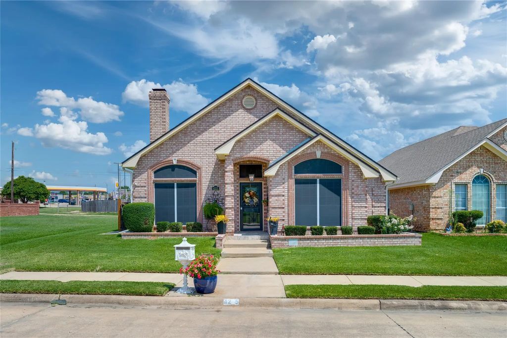 4215 Primrose Lane, Paris