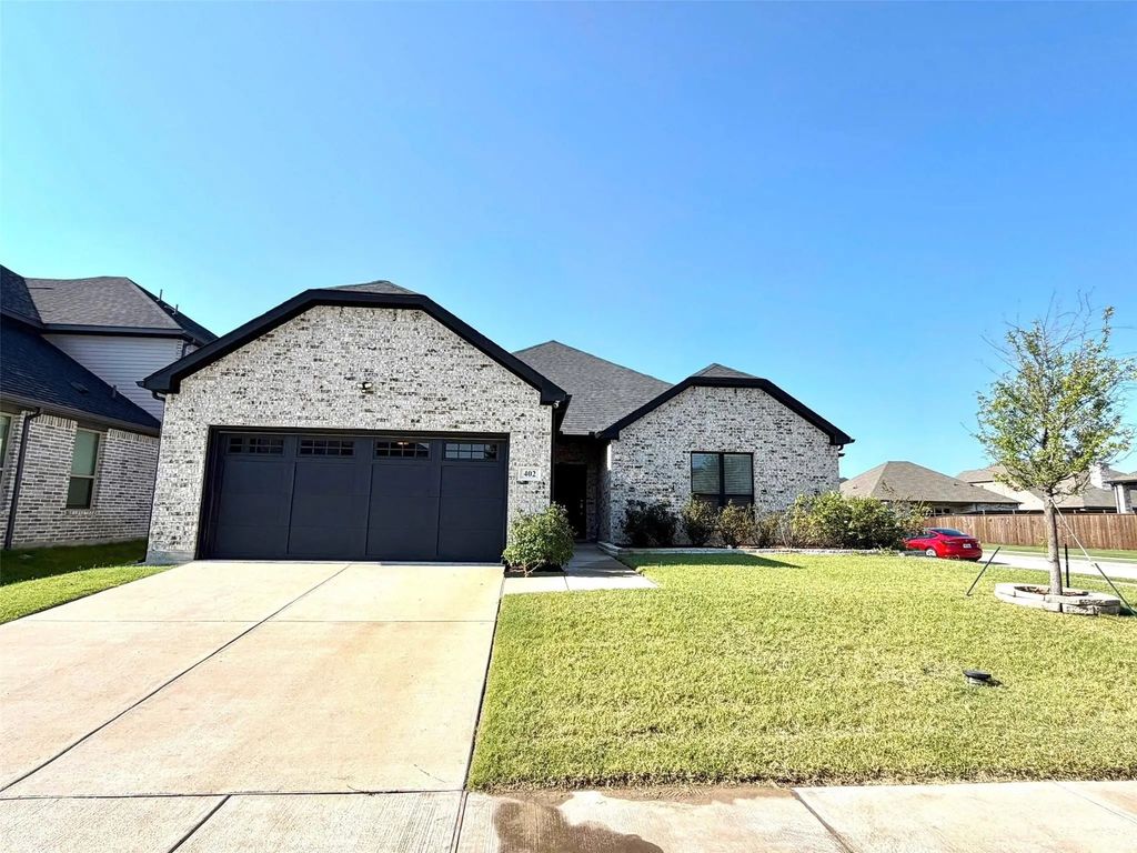 402 Coyote Creek Drive, Lavon