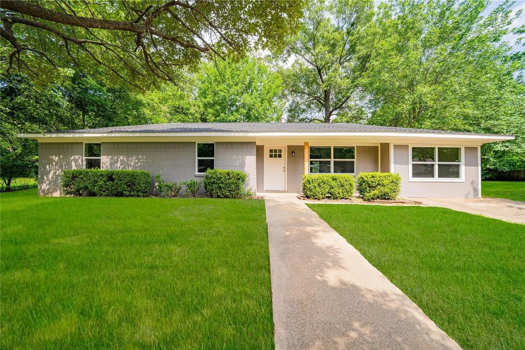 1109 Booker Avenue, Mount Pleasant