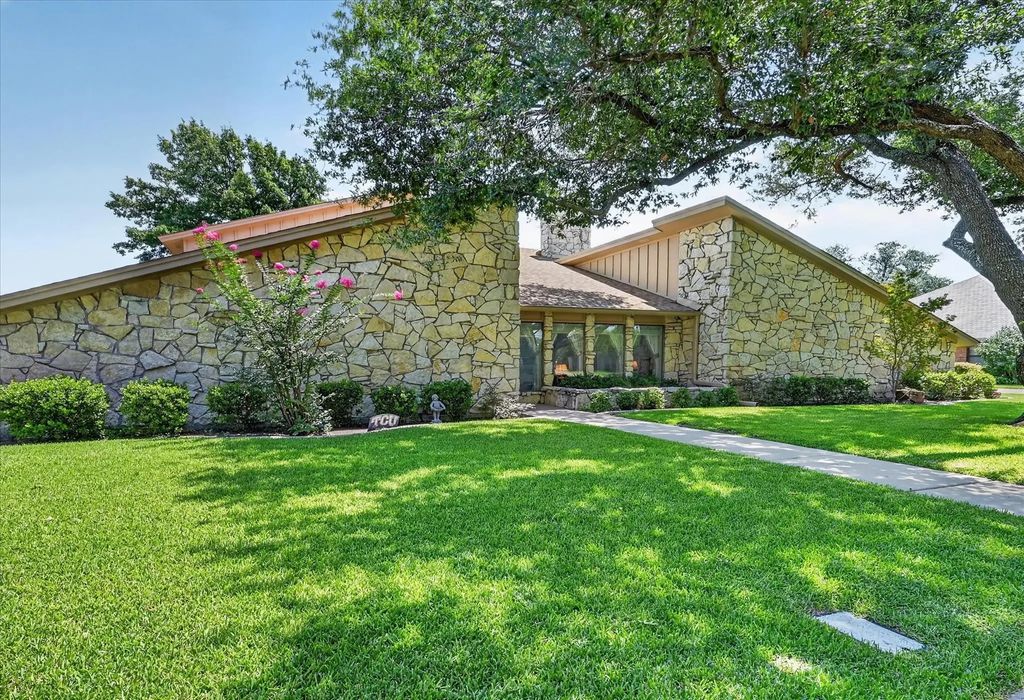 4001 Snow Creek Drive, Fort Worth
