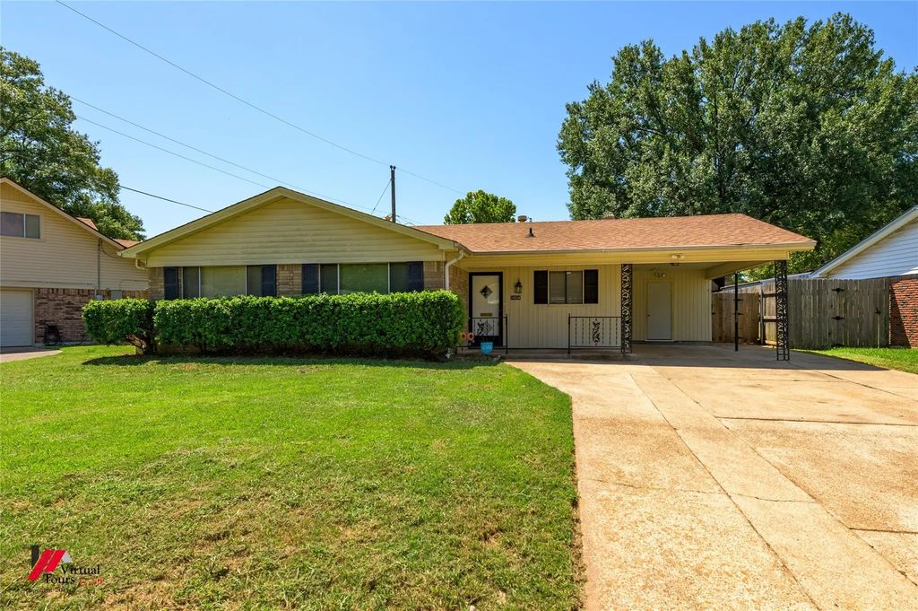 1404 Holiday Place, Bossier City