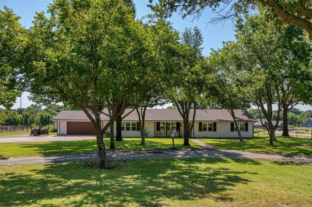489 Pine Road, Poolville