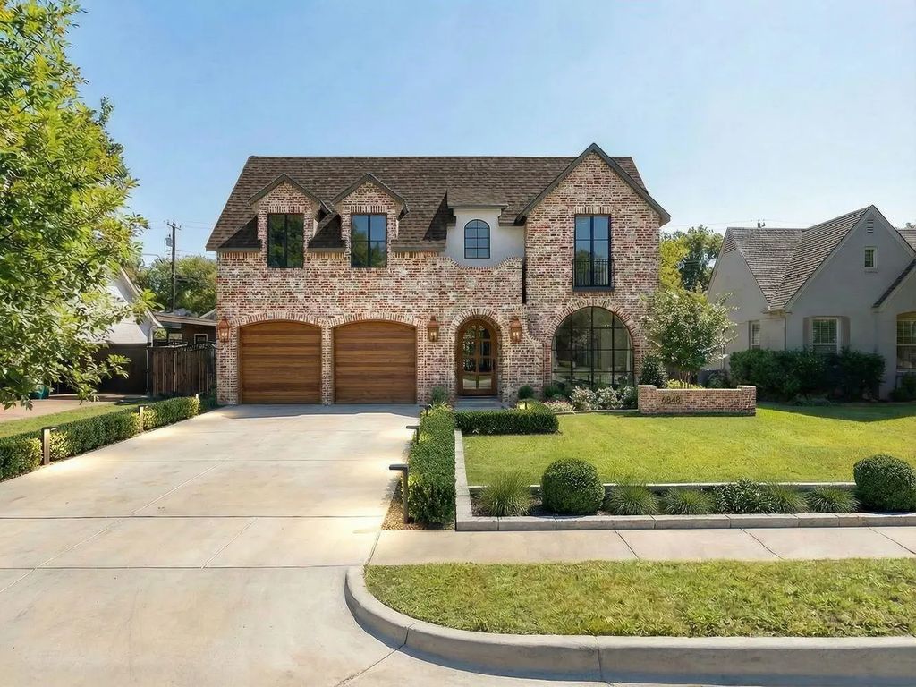 6848 Clayton Avenue, Dallas