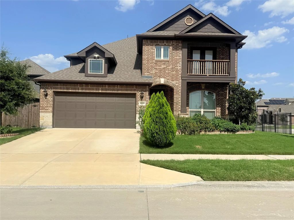 10000 White Pine Drive, Fort Worth