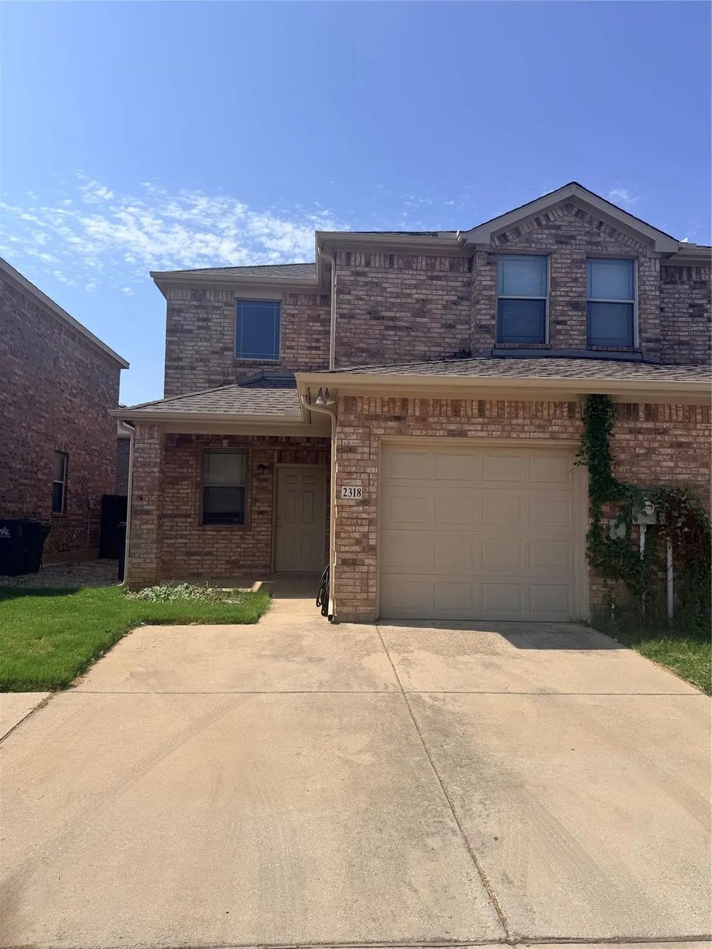 2318 Aldergate Drive, Arlington