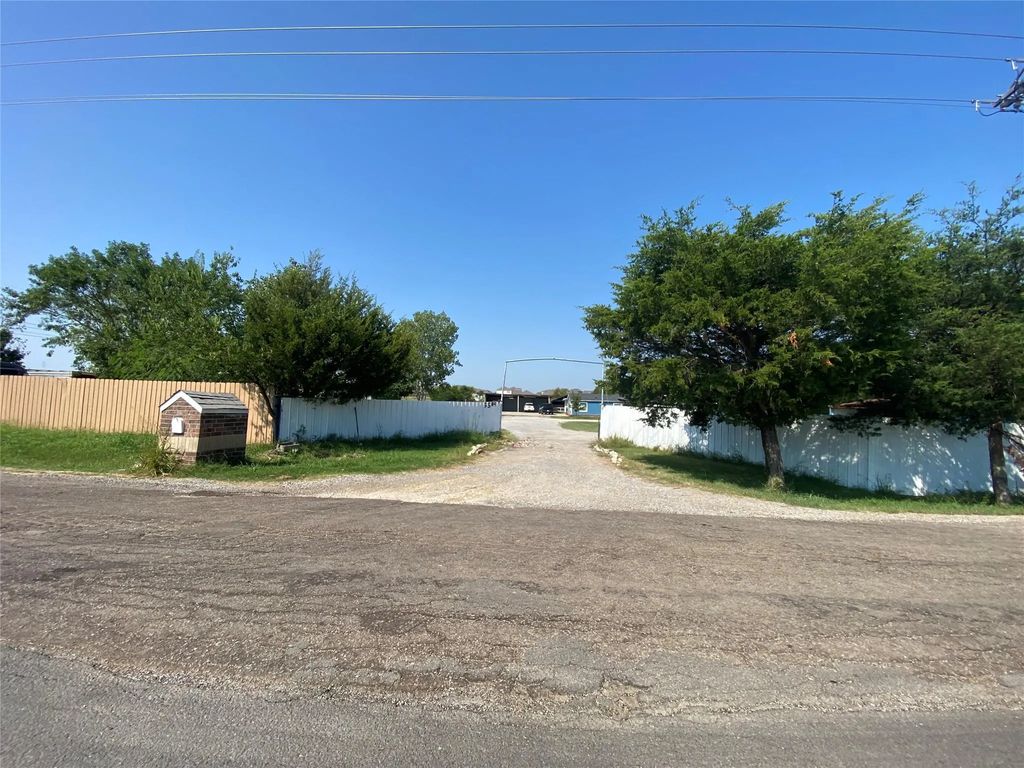 5504 County Road 2648, Royse City