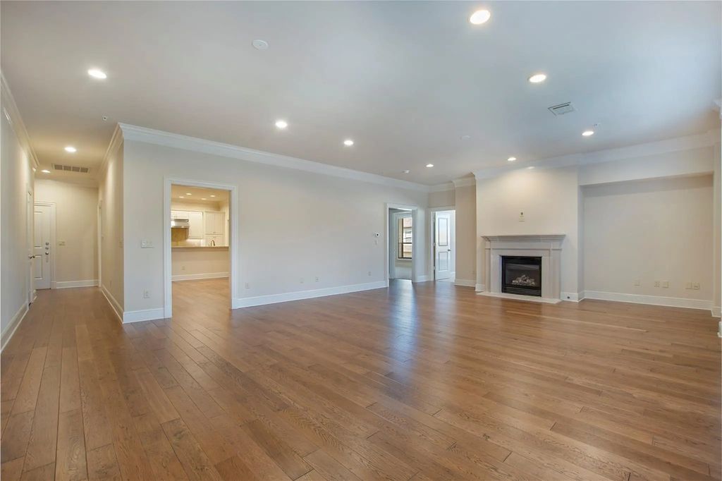 6425 Bandera Avenue 2e, Dallas