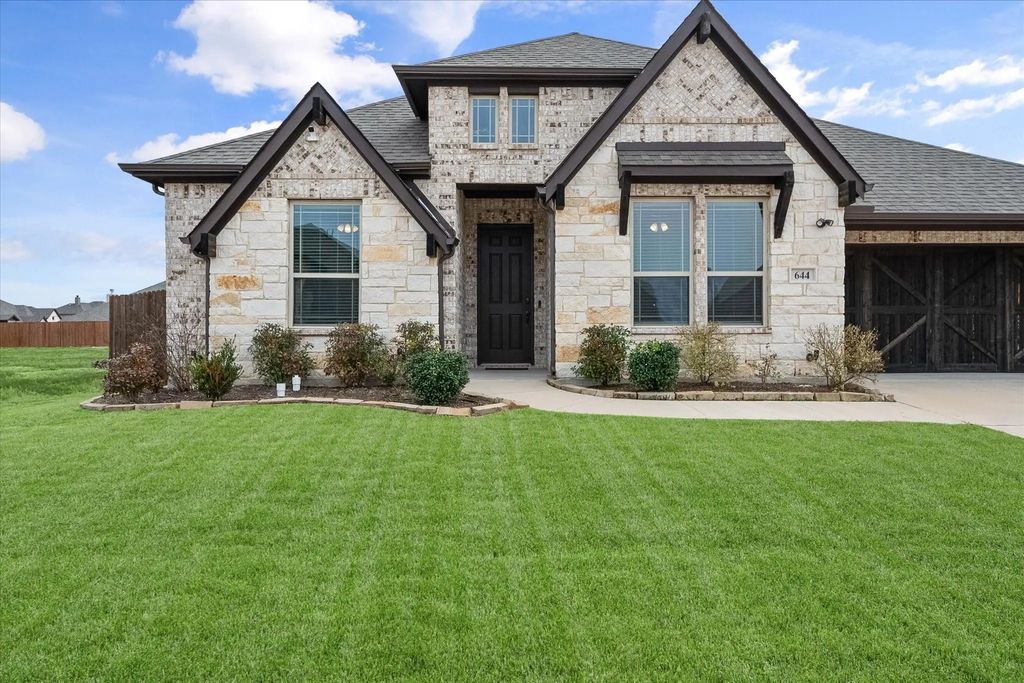 644 Winters Drive, Waxahachie