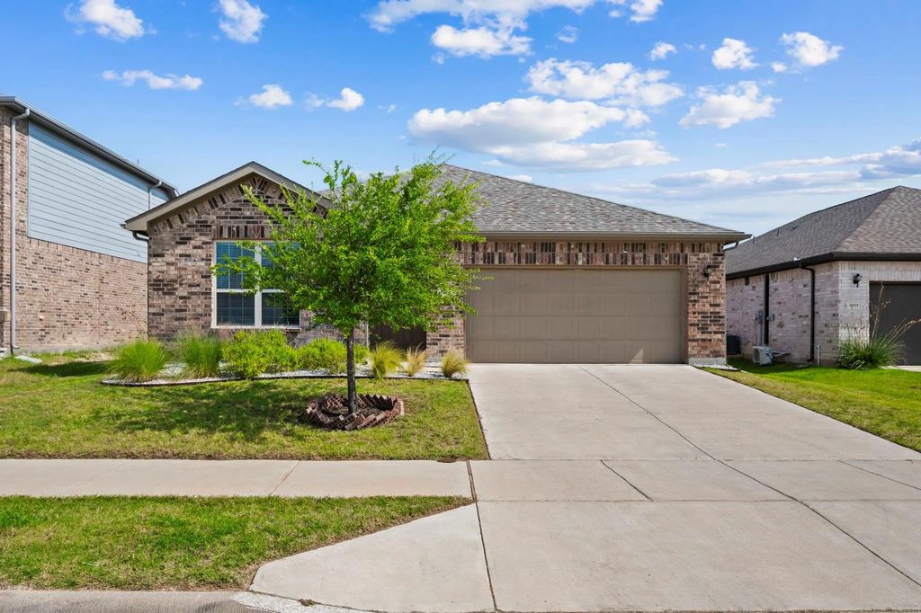 10628 High Ridge Lane, Fort Worth