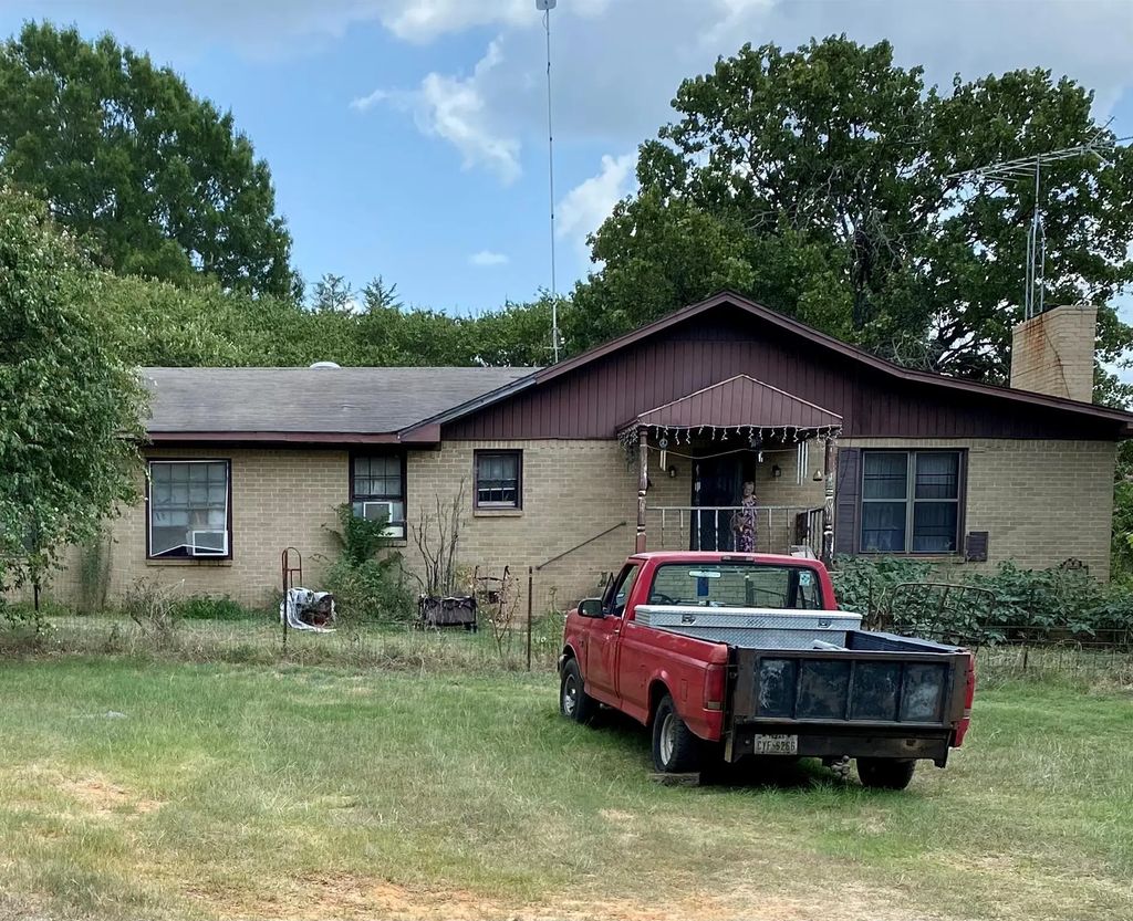 1852 857, Grand Saline