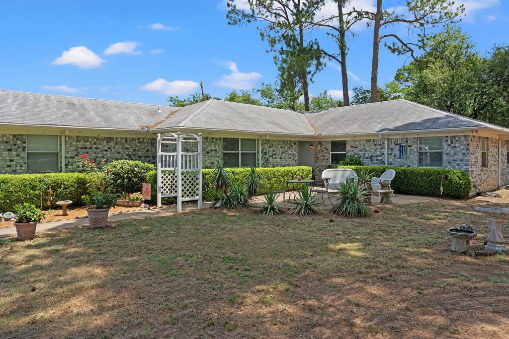 213 County Road 800a, Joshua