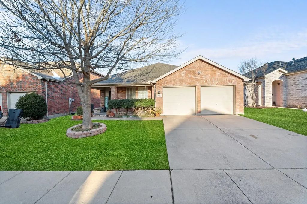9225 Conestoga Drive, Fort Worth