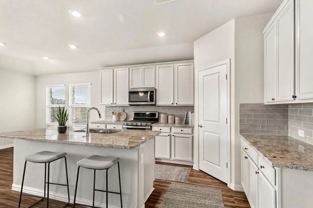 787 Cascade Lane, Princeton