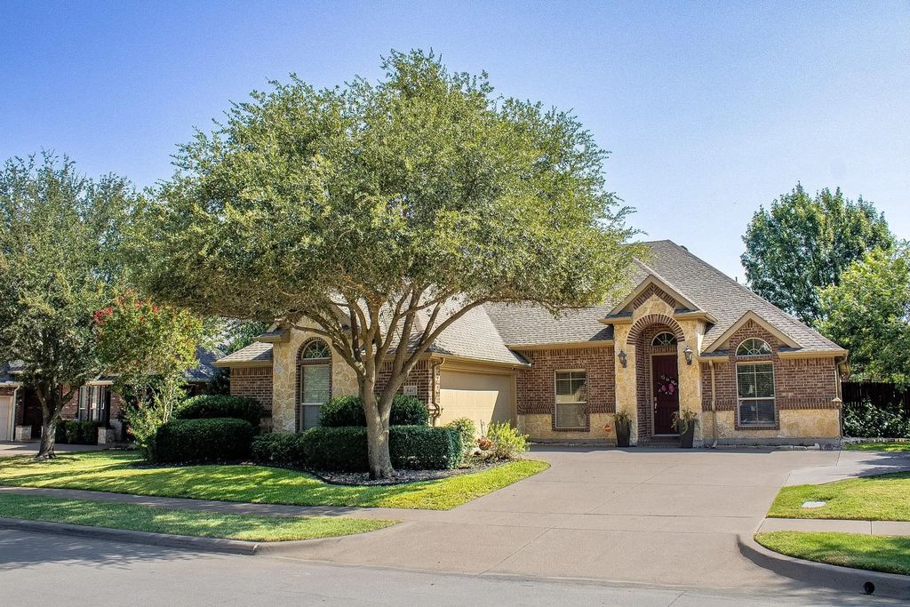 8407 Pecan Creek Drive, Arlington