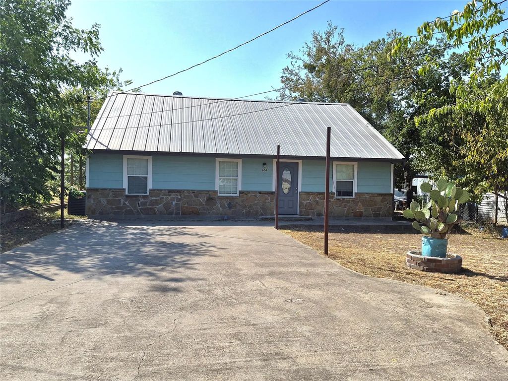 606 E Clifton Street, Stephenville
