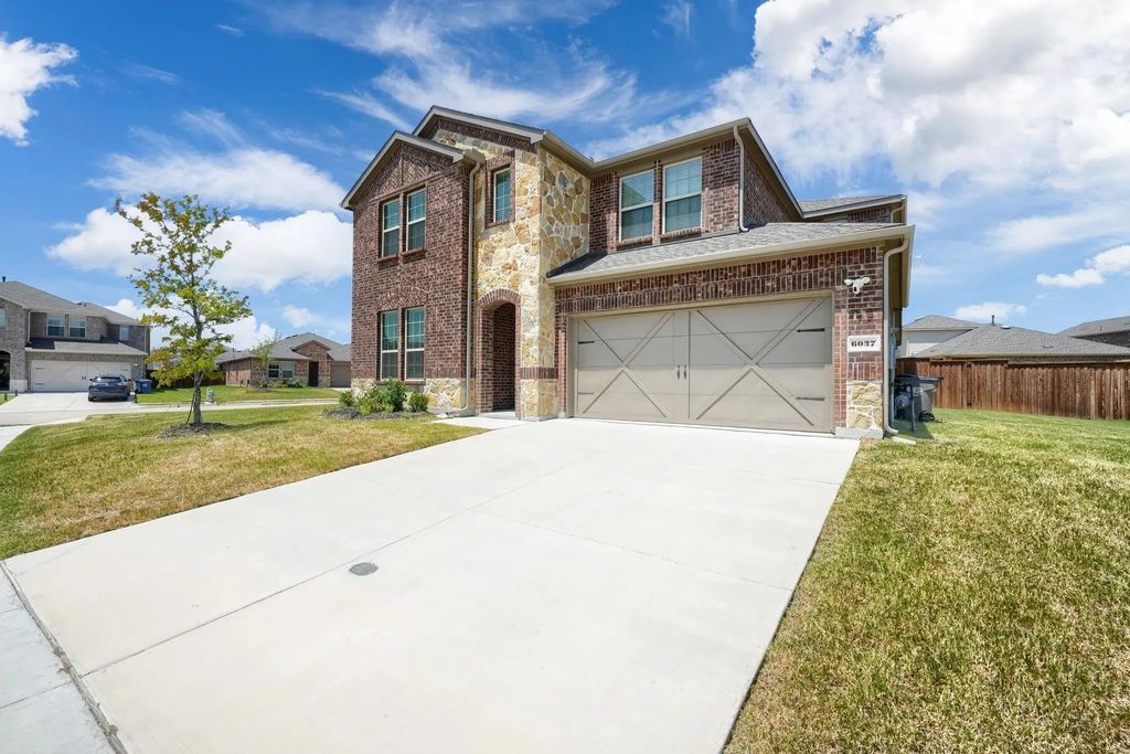 6037 Warrington Street, Celina