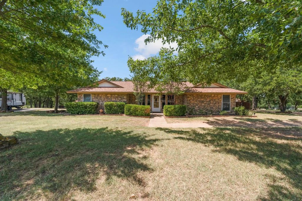 212 Roaring Springs Drive, Joshua