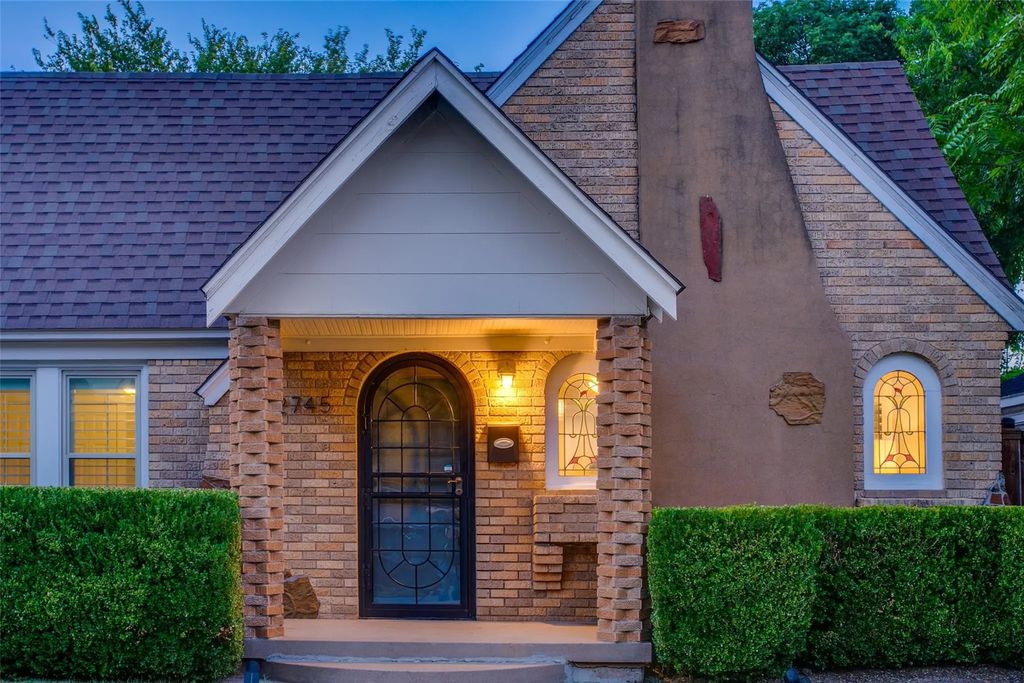 2745 Ivandell Avenue, Dallas