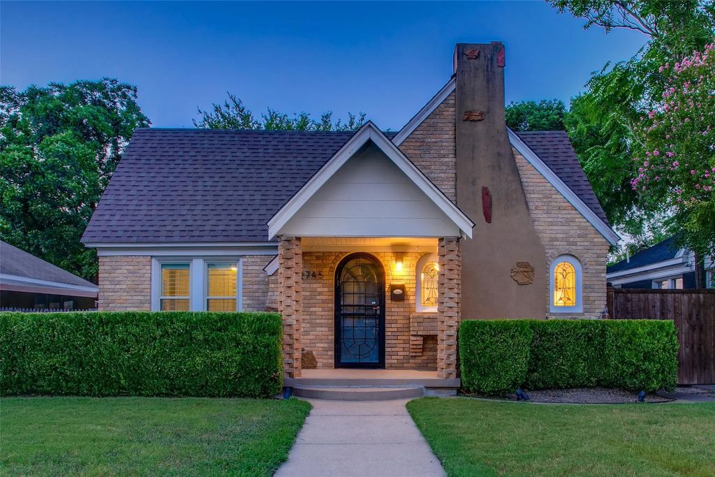 2745 Ivandell Avenue, Dallas