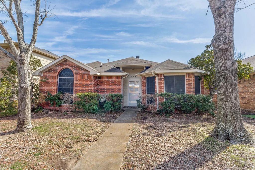 718 Indianpaint Drive, Mesquite