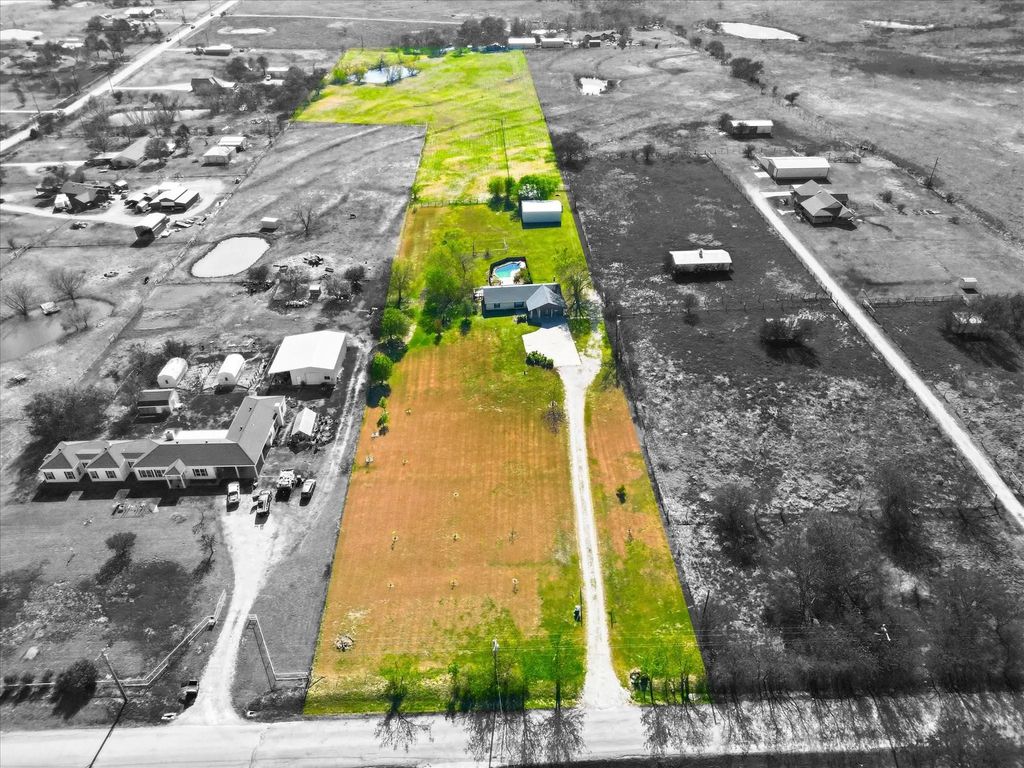 3873 Lois Road E, Sanger