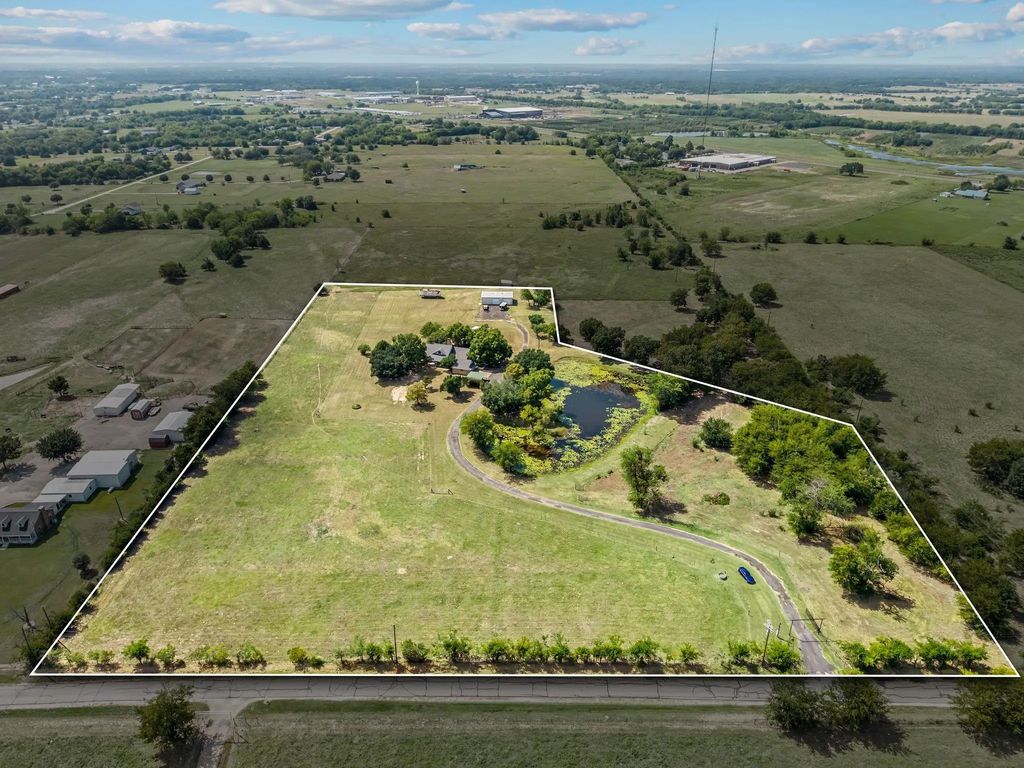812 Vz County Road 3424, Wills Point
